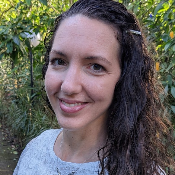 Meet your Posher, Sheila - Picture 1 of 1